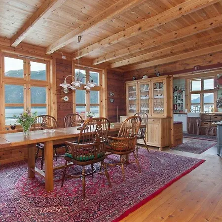 Feriehus Ved Sjoen I Vaksvika *