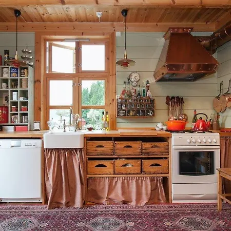 Feriehus Ved Sjoen I Vaksvika Holiday home *